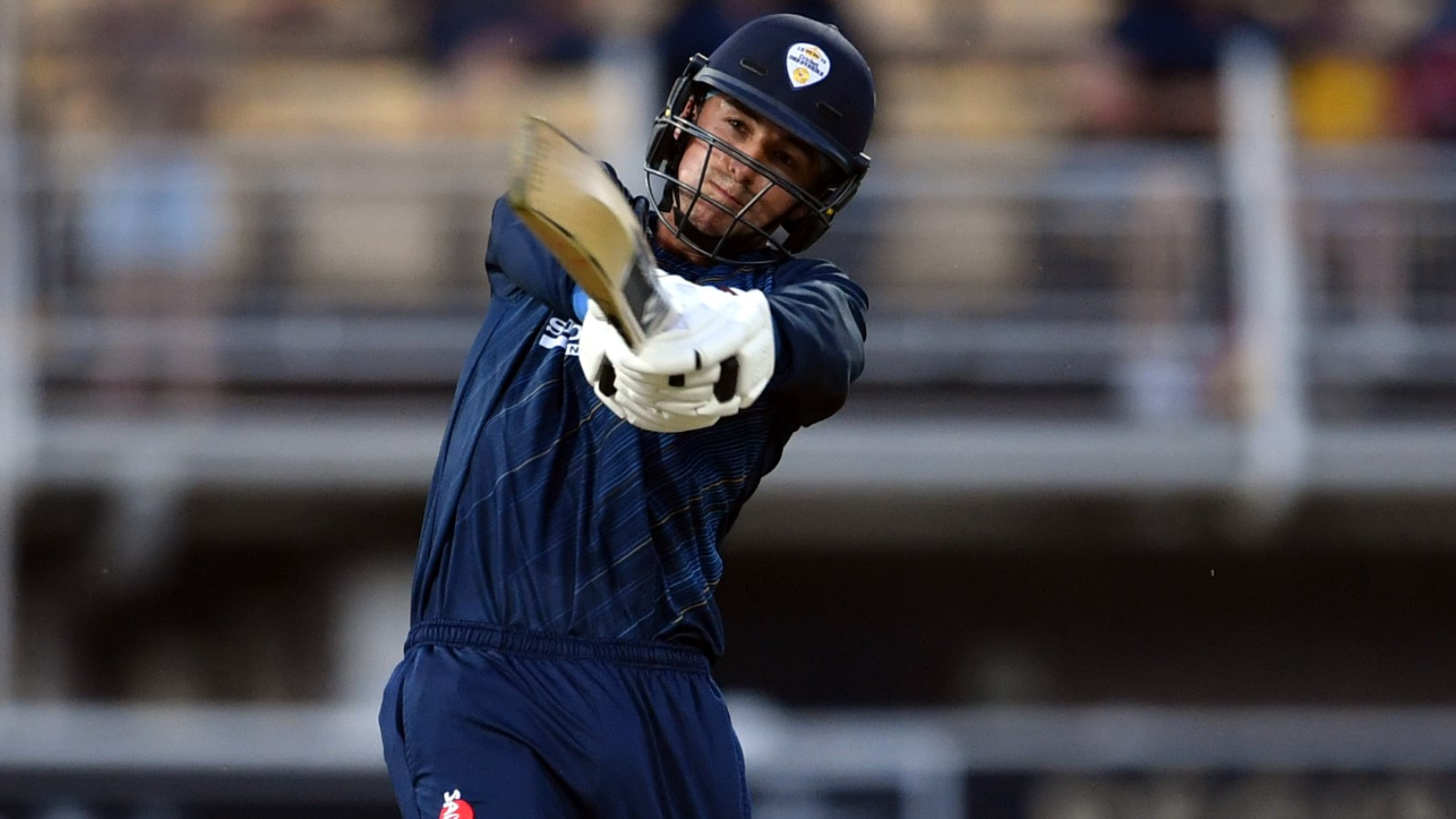 du Plooy leads Derbyshire to victory