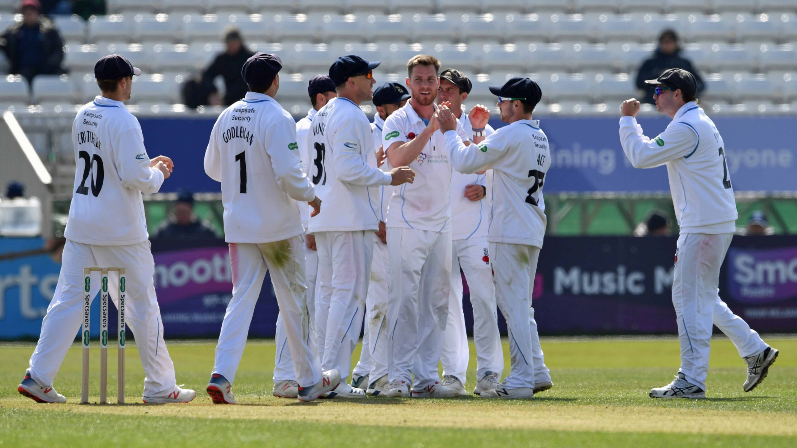 Players raise over £900 for local hospitals