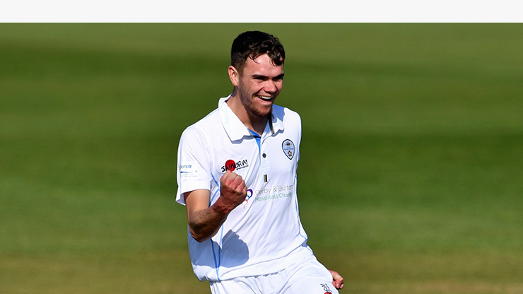 Conners signs contract extension