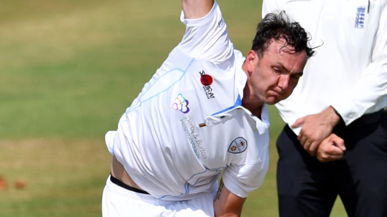 Highlights: Day One vs Leicestershire