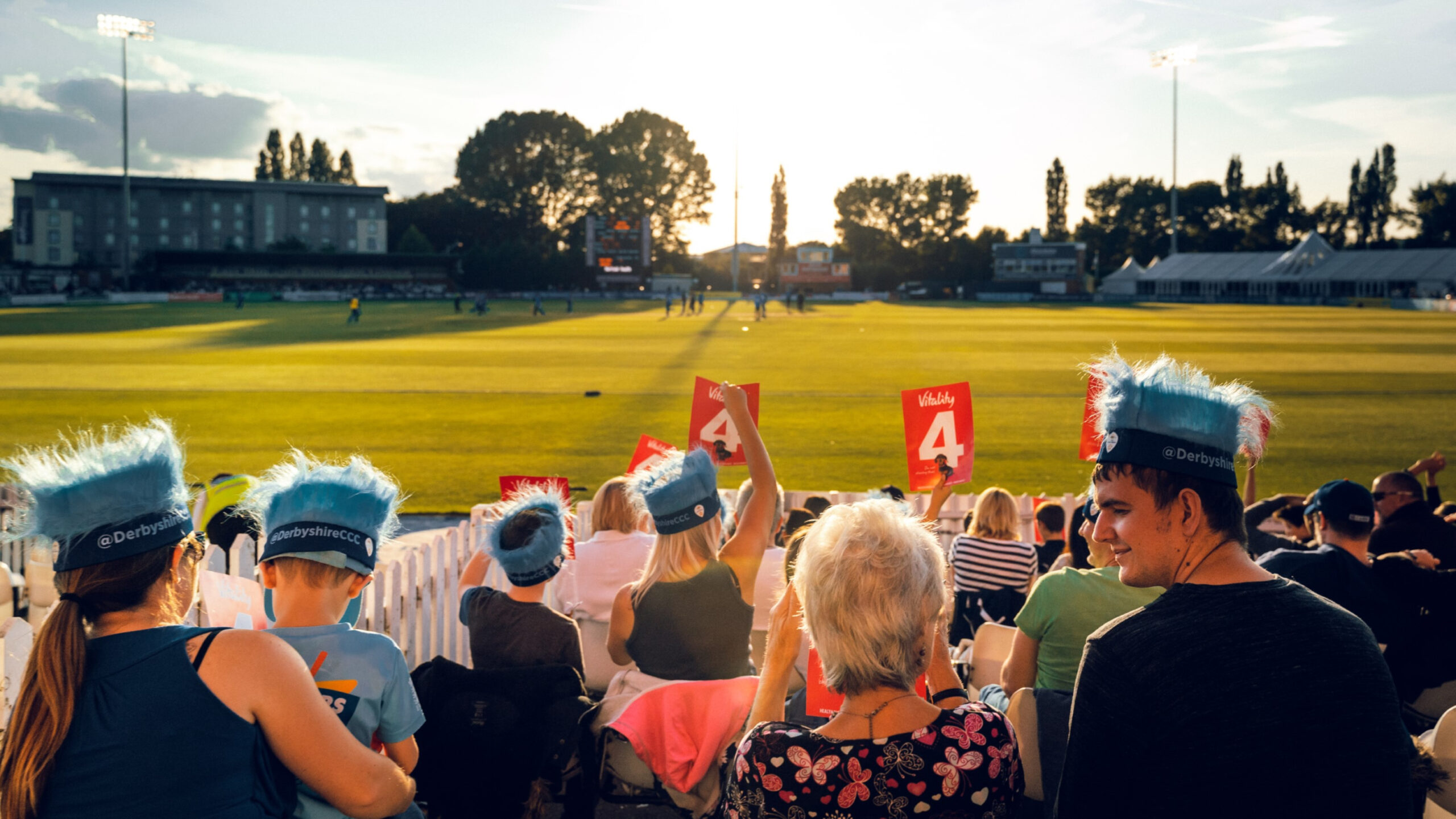 Derbyshire team-up with Fantastic Fanatics