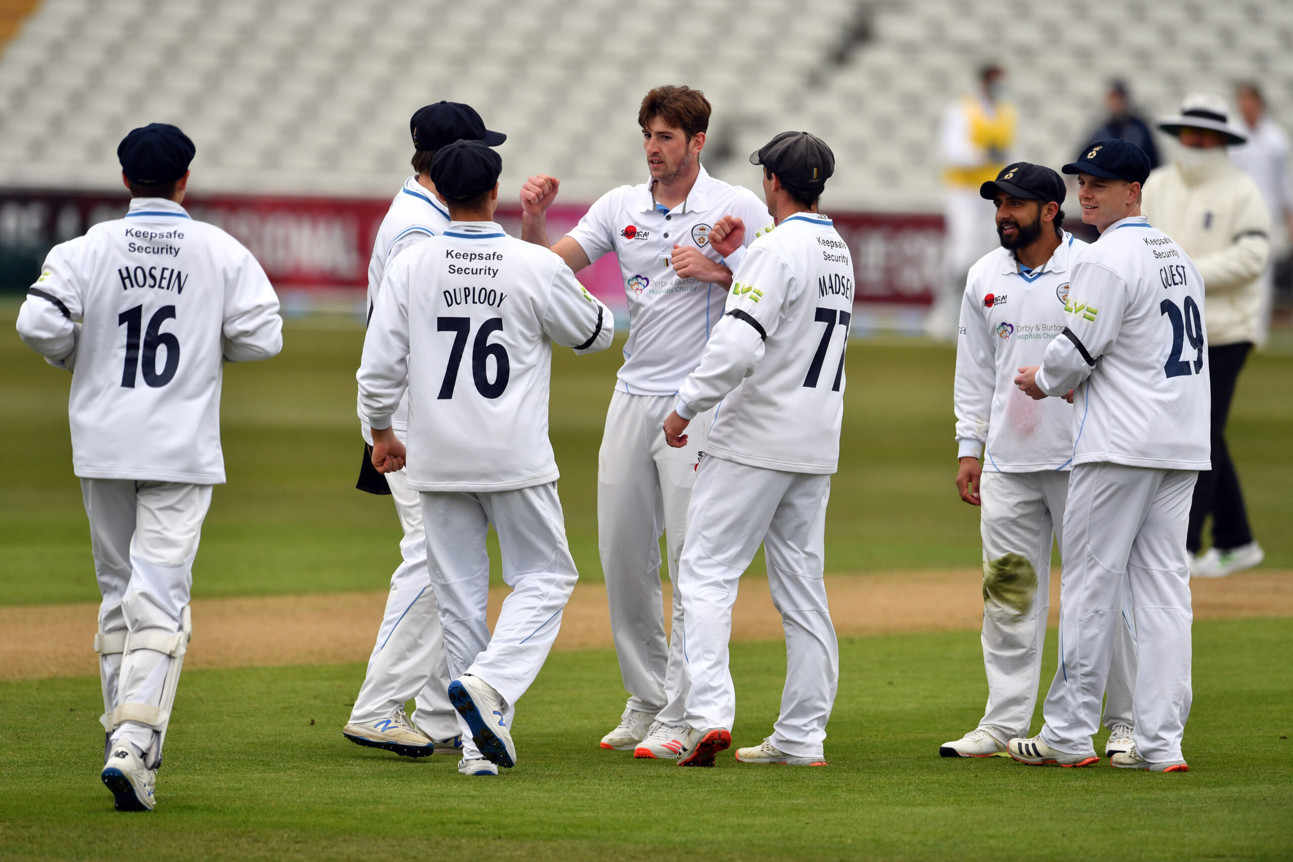 Highlights: Day Two vs Warwickshire