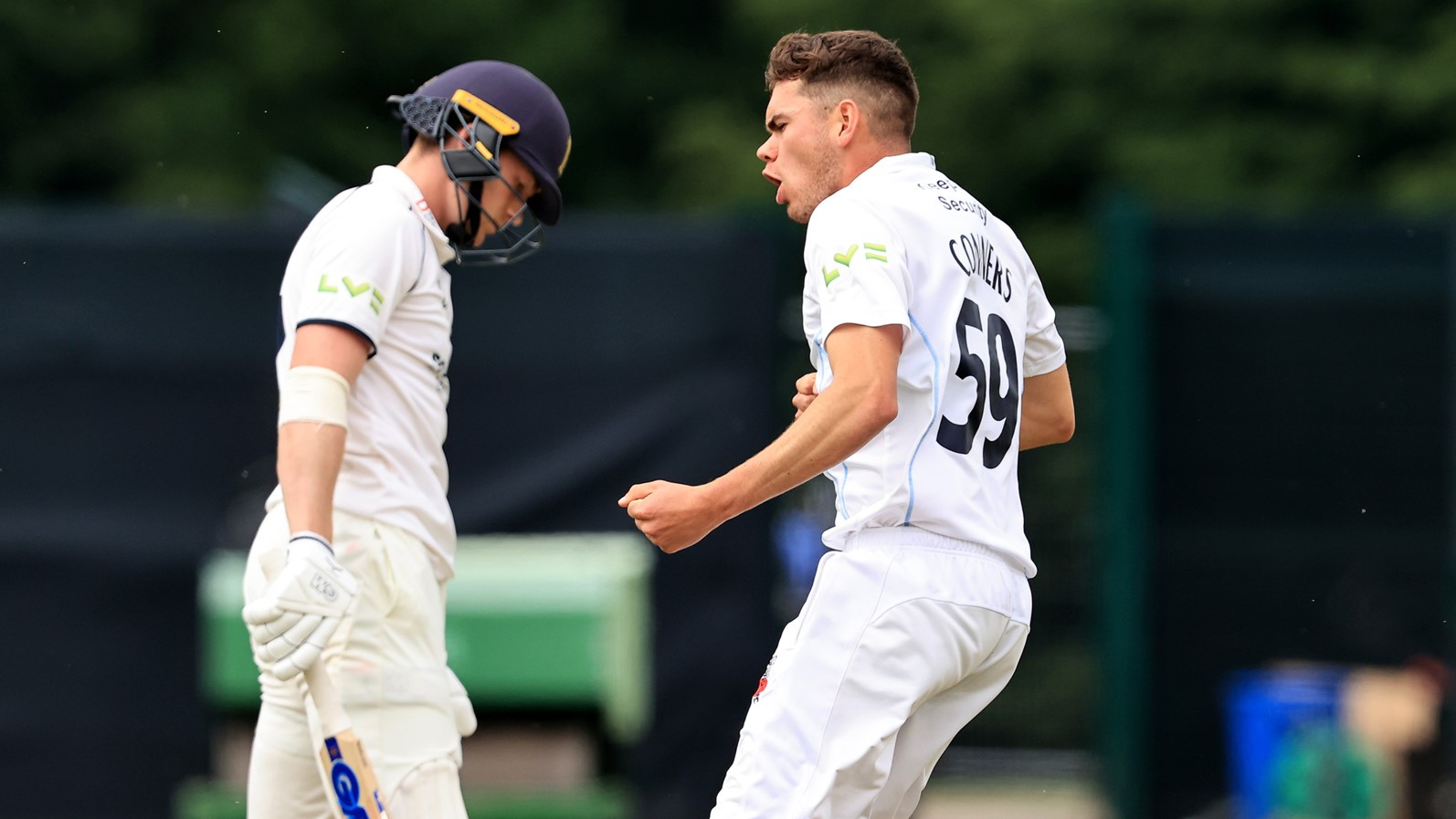 Highlights: Day One vs Warwickshire