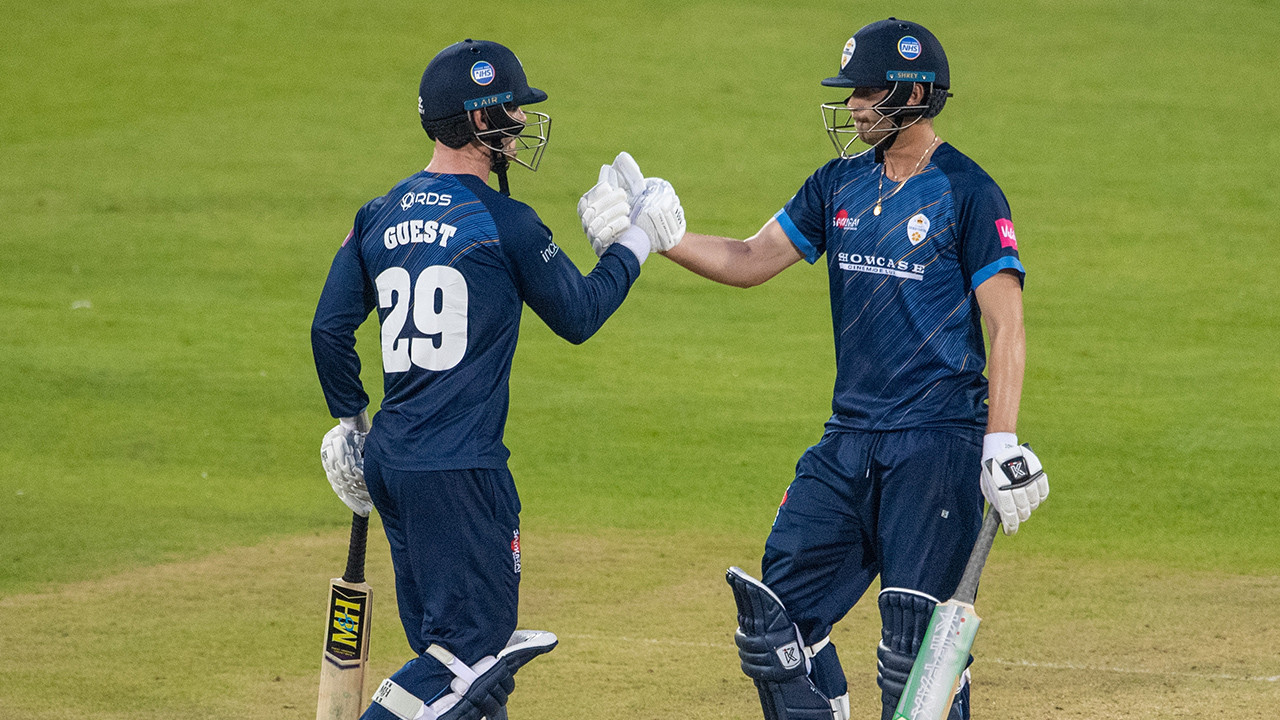 Falcons hold nerve to beat Durham