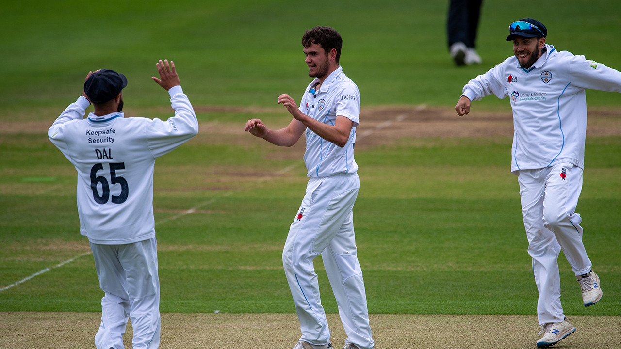 Highlights: Day One vs Middlesex