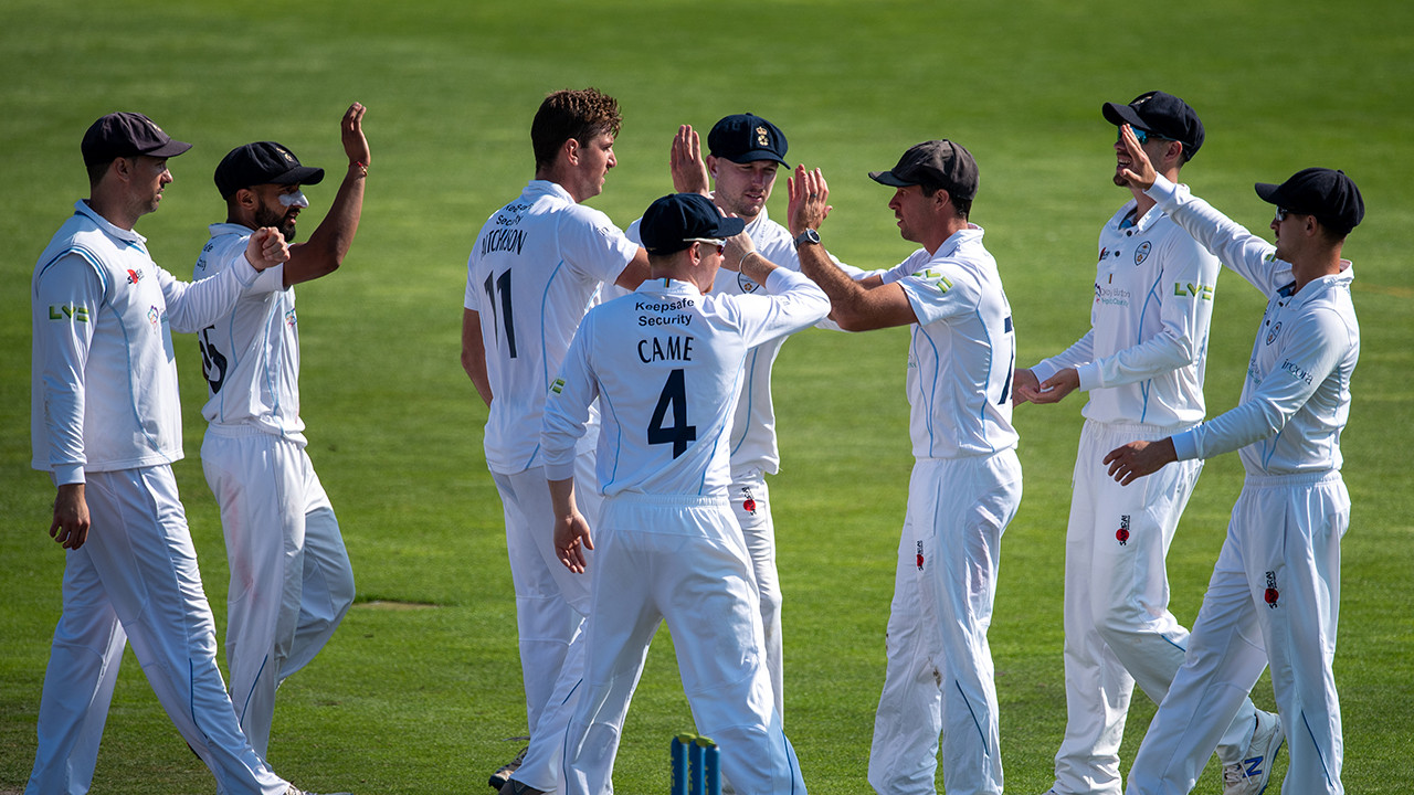 Highlights: Day Two vs Sussex