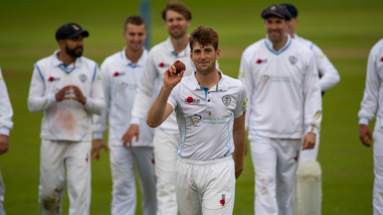 Aitchison signs two-year extension