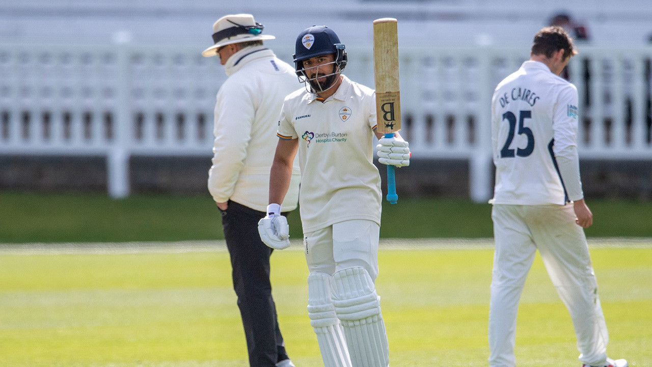 Dal hits half-century ahead of big final day