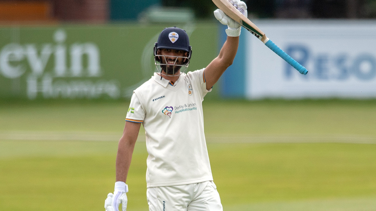 Highlights: Day One vs Sussex