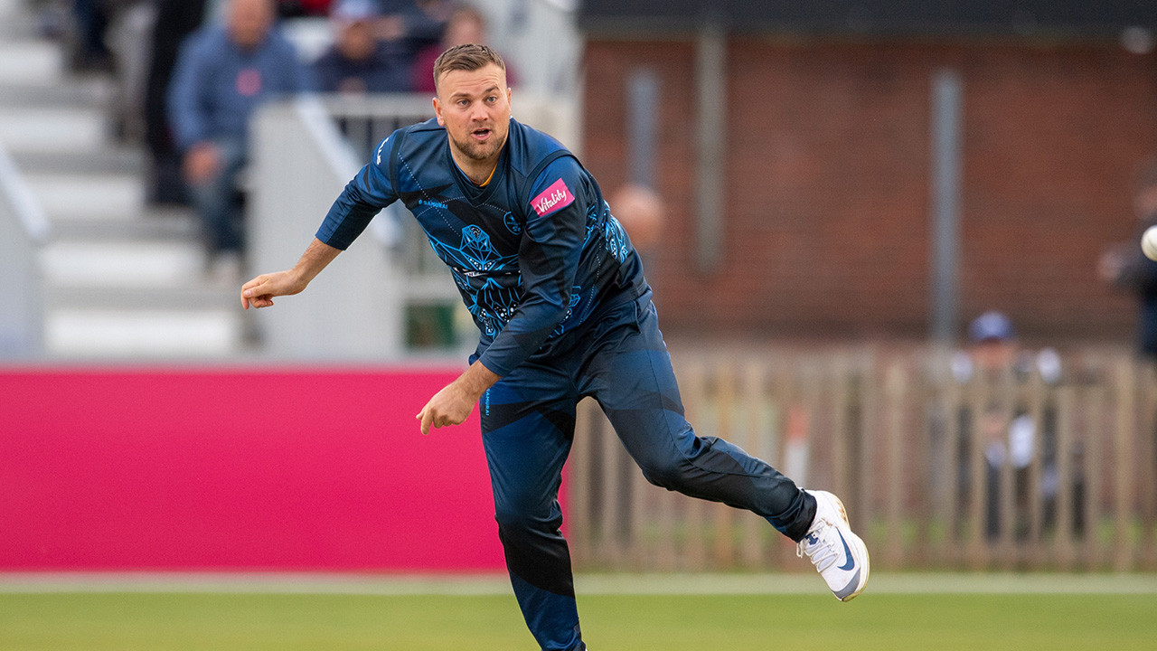Heatons to sponsor Lancashire Lightning fixture