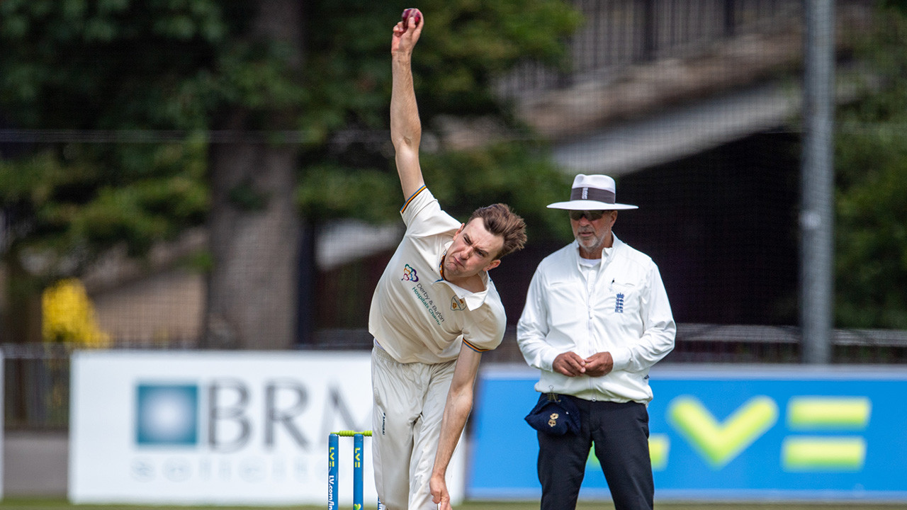 Derbyshire sign Pettman on loan