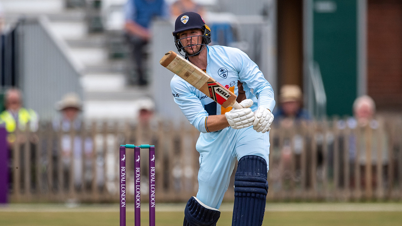 Derbyshire beaten by defending champions Glamorgan