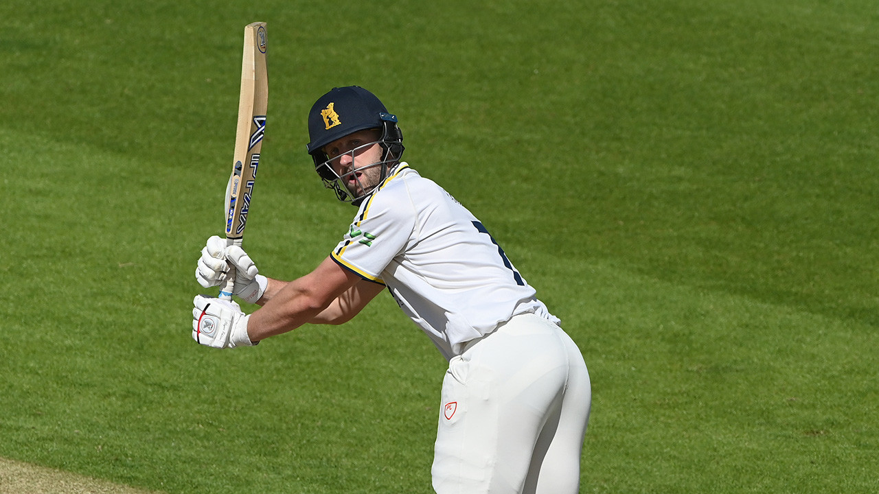 Derbyshire sign Lamb on two-year deal