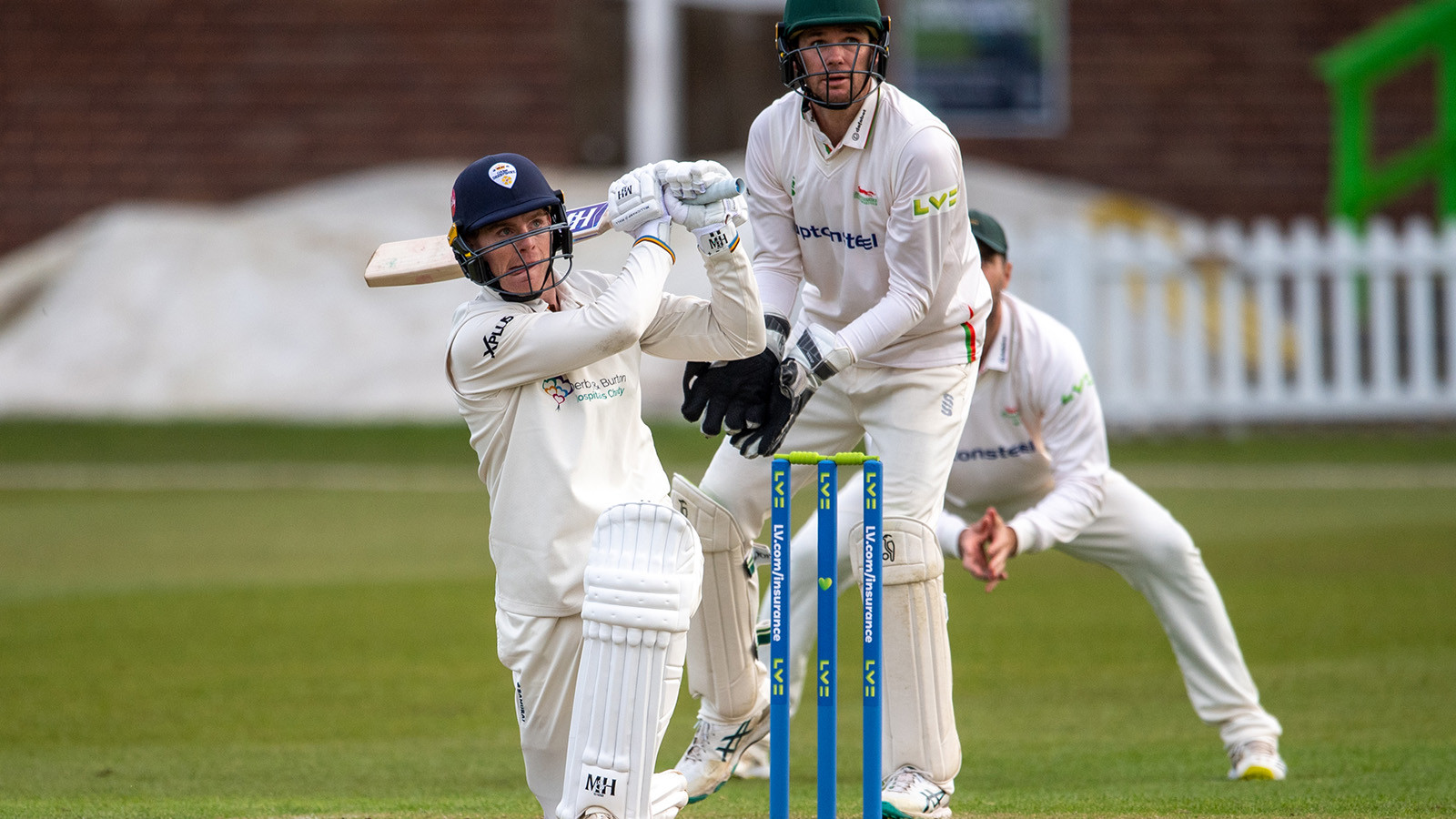 Guest hits 92 as Derbyshire draw