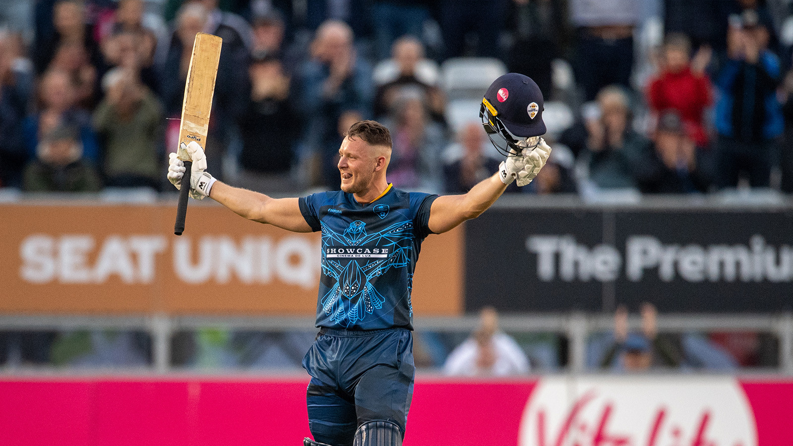 Wood smashes century as Falcons remain in the hunt