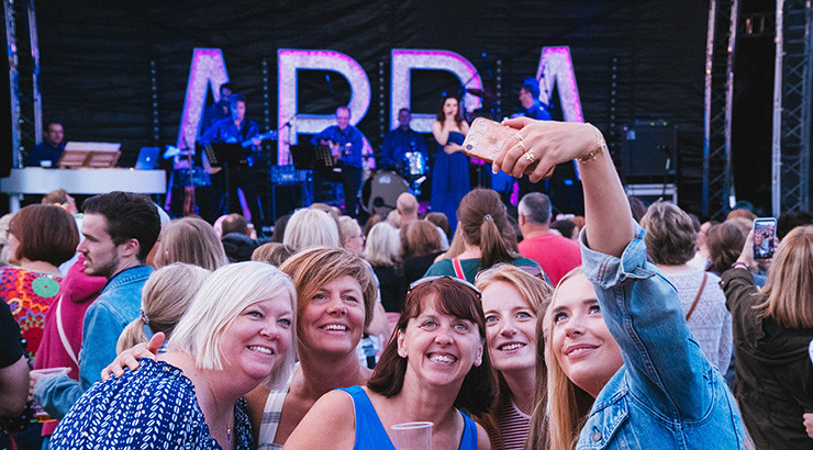 80&#8217;s Bash: The perfect way to start your weekend