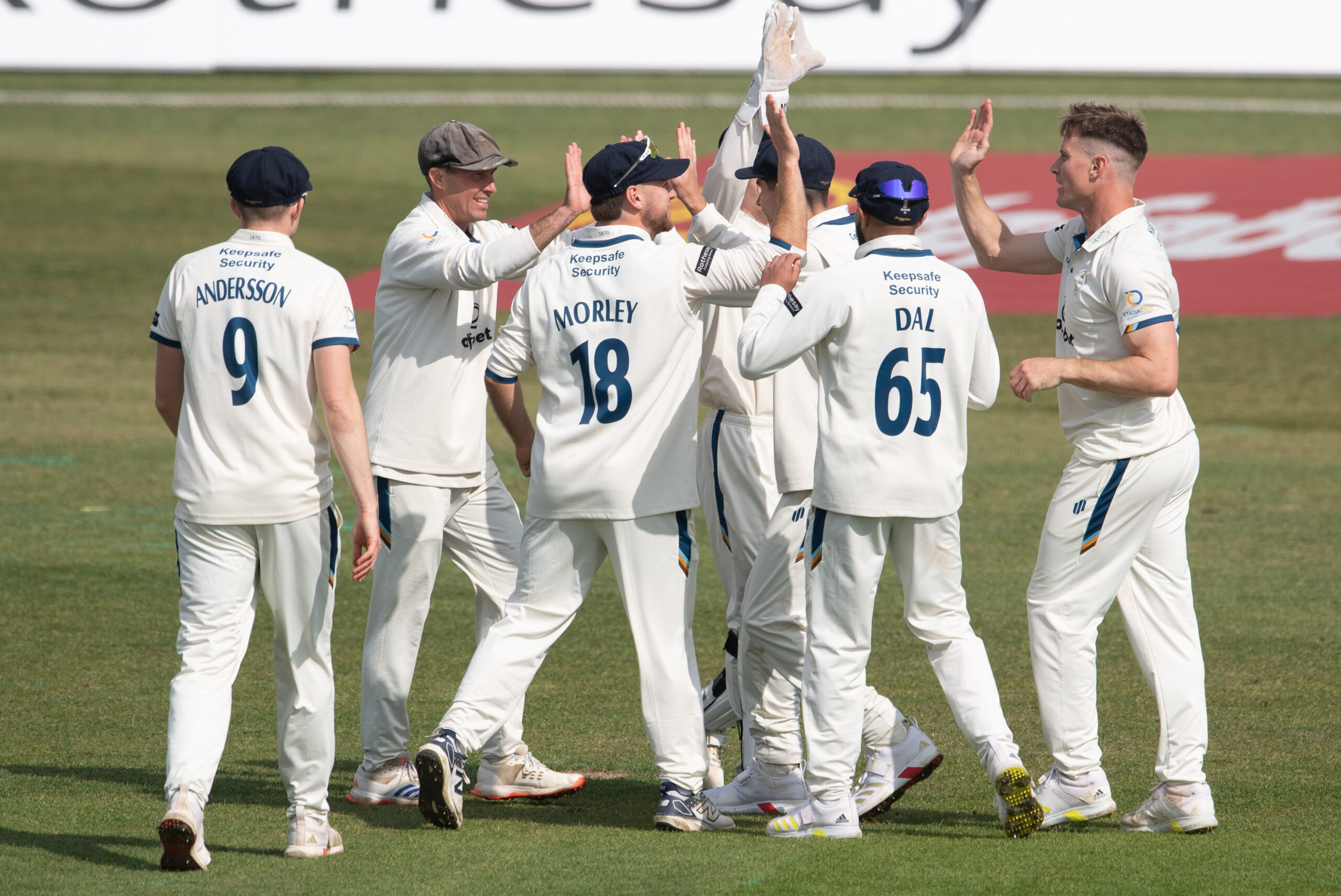 HIGHLIGHTS | Derbyshire wrap up victory inside three days