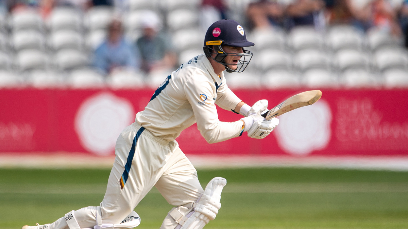 Guest signs new two-year deal with Derbyshire