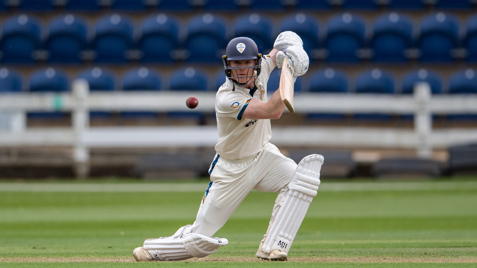 REPORT | Derbyshire face fight after tough Day Two