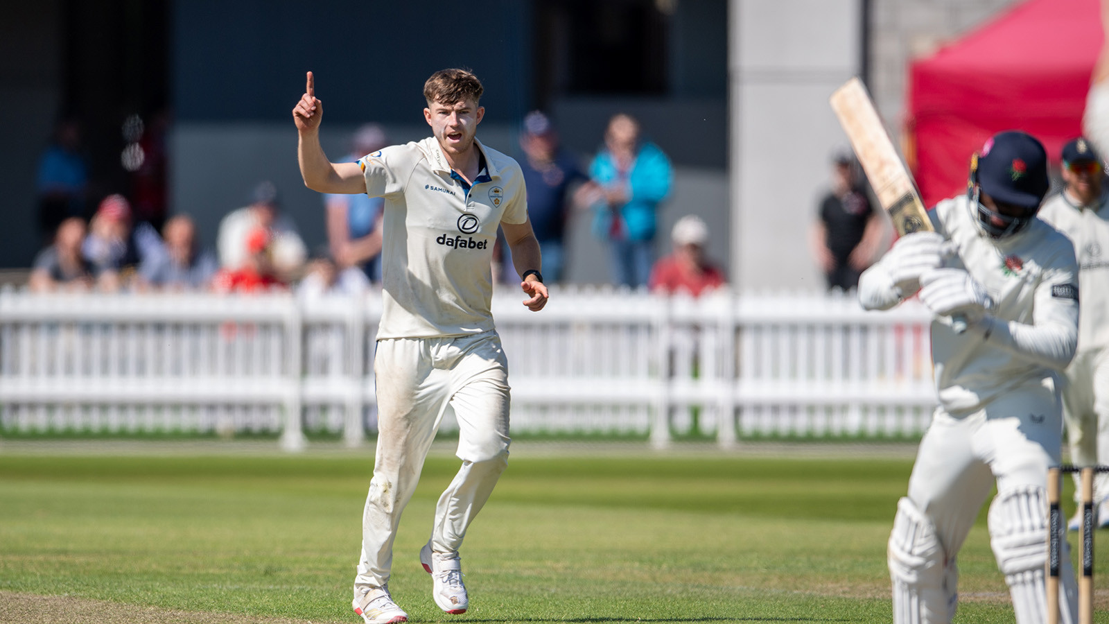 REPORT | Jimmy Anderson new ball burst puts Derbyshire on back foot