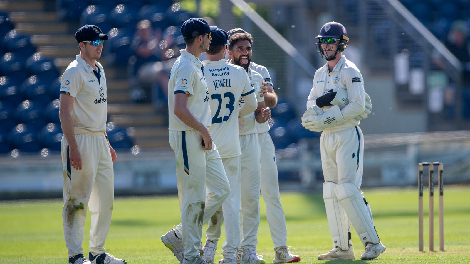 REPORT | Derbyshire claim six wickets on opening day at Cardiff