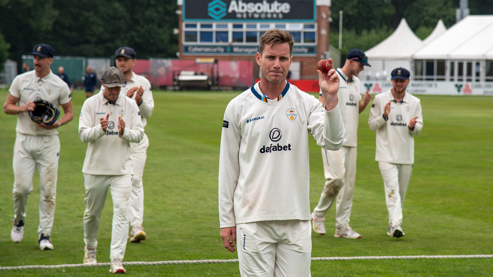 Reece signs new deal with Derbyshire